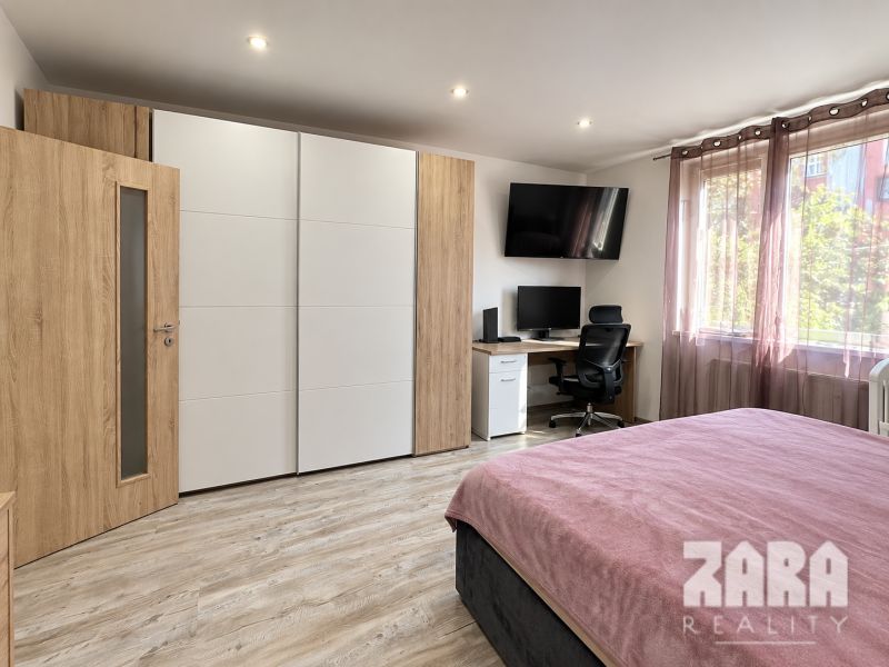 KVP - Čordáková, priestranný  š izb. byt 70 m2, loggia. ČR