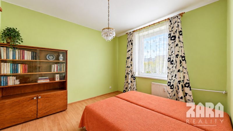  AMURSKÁ - 3 izbový byt, 2 x LOGGIA, VÝHĽAD NA JAZERO, 67m²