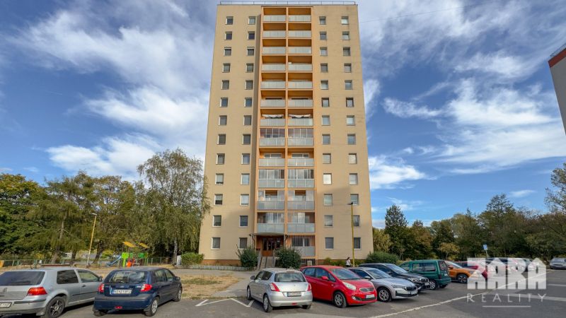  AMURSKÁ - 3 izbový byt, 2 x LOGGIA, VÝHĽAD NA JAZERO, 67m²